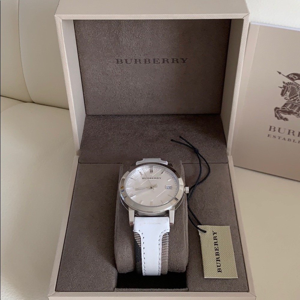 Burberry Watch Unisex White